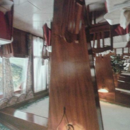 Hotel Cristallo צ'רטו לאגי מראה חיצוני תמונה