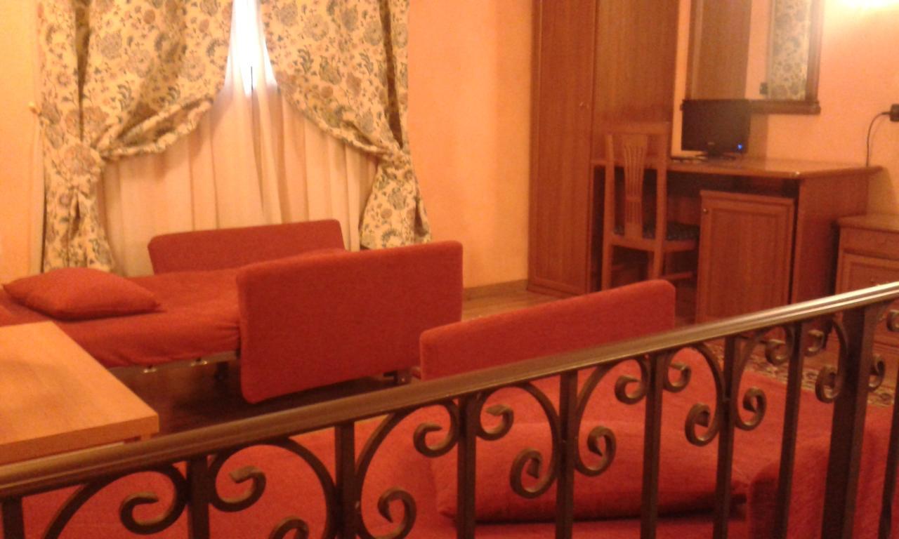 Hotel Cristallo צ'רטו לאגי מראה חיצוני תמונה