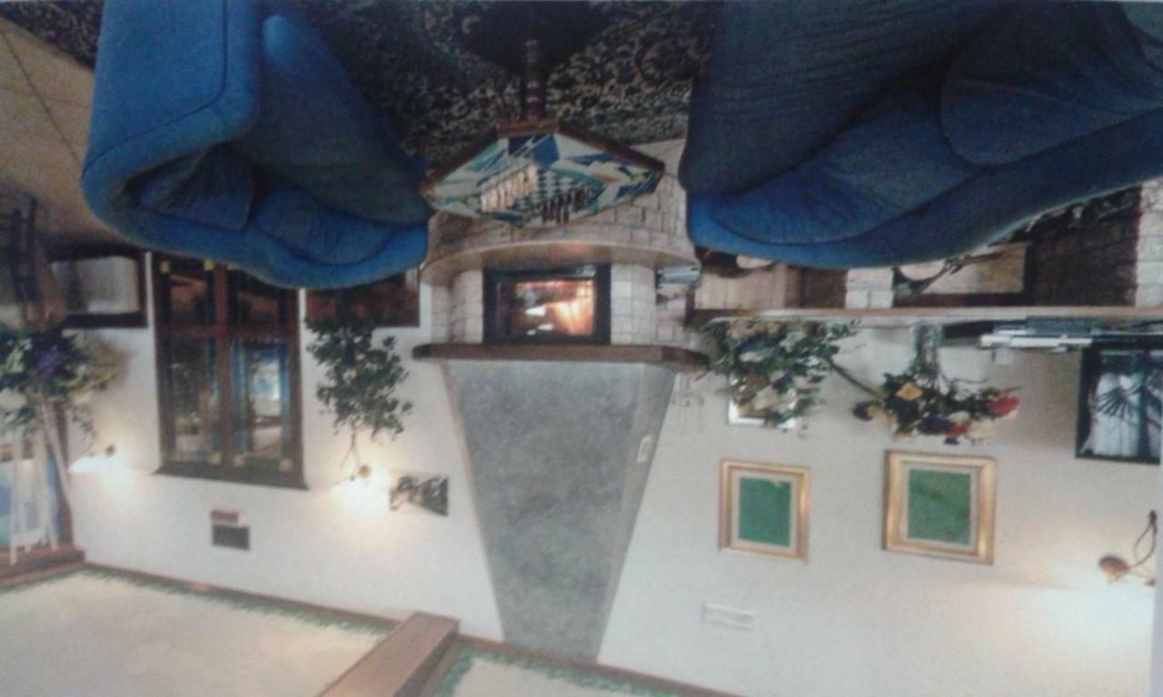 Hotel Cristallo צ'רטו לאגי מראה חיצוני תמונה