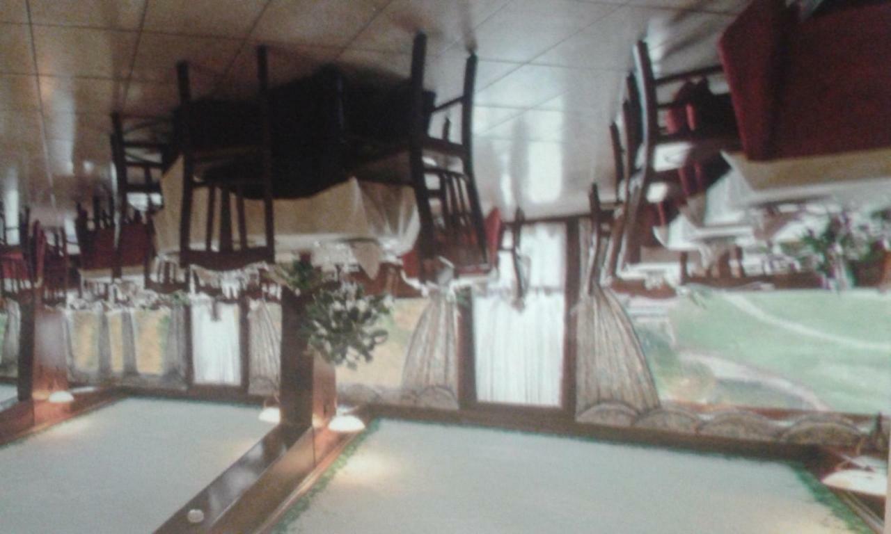 Hotel Cristallo צ'רטו לאגי מראה חיצוני תמונה